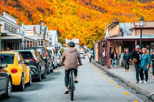 Ride to Riches: Arrowtown-Queenstown Bike Tour + Shuttle