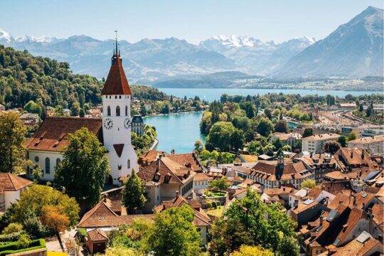 Private Car Tour to Swiss Capital, Castles and Lakes from Lucerne