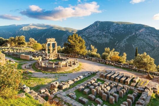 Mystic Delphi in a Full Day Private Tour