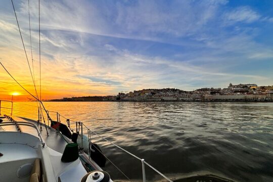 Private Sunset in a Charm Boat Tour in Lisbon