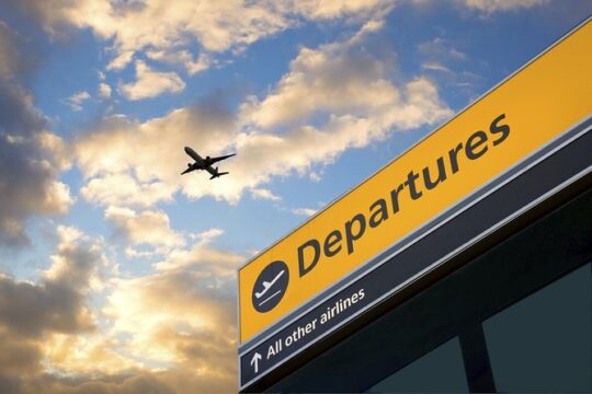 Shared Departure Transfer: Santorini Hotel to Airport or Cruise Port