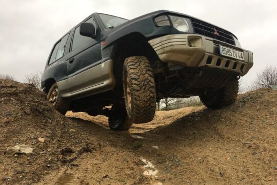4x4 crossing in a Private Estate in Pays de Loire