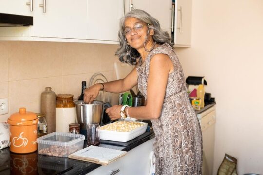 Private Portuguese Dining Experience with a Local in her Home near Lisbon