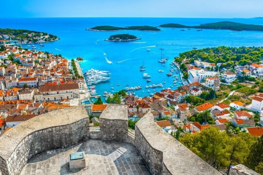 Private 4 islands tour (Golden Horn, Hvar, Pakleni islands, Šolta)