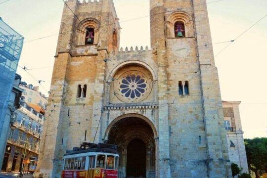 Full day tour to visit Sintra and Cascais