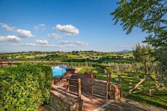 Menu with a “View” in the enchantment of the Tuscan hills