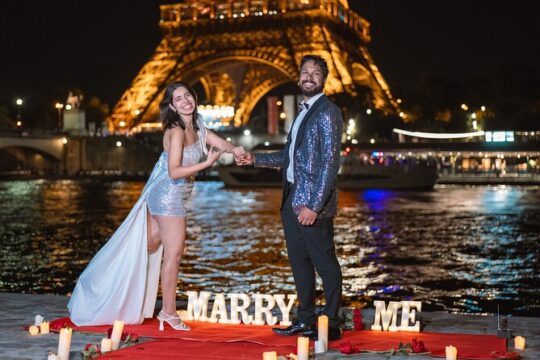 One-hour private photo shoot in Paris