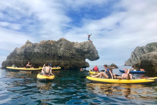 The Lisbon Kayak Day Tour (transport & picnic at beach)