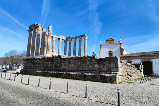 Private Walking Tour in Evora and Winery Experience in Alentejo