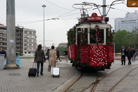 Private Istanbul Airport (IST) Arrival or Departure Transfer
