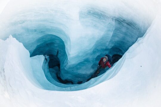Private South Coast and Glacier Hike - With photographer