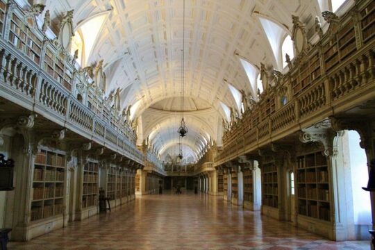 Óbidos historic village and Mafra Palace Private Tour