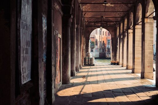 Tastes & Traditions of Venice: Food Tour with Rialto Market Visit