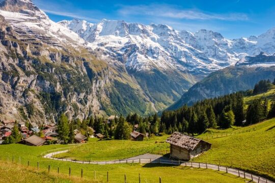 Mountain Majesty: Small Group Tour to Lauterbrunnen and Mürren