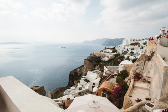 Discovering Santorini in A 3 Hour Highlights Tour