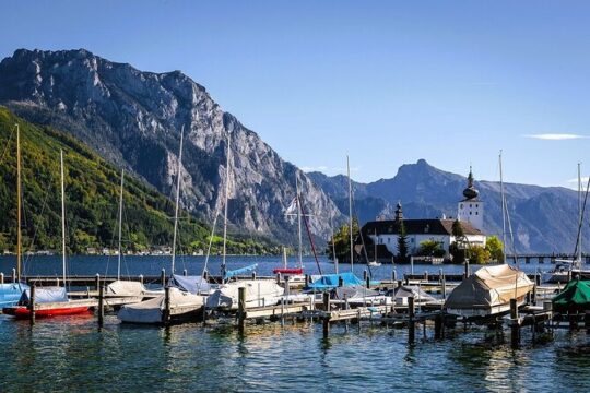 Private Day Trip to Hallstatt Including Beautiful Alps, Admont Abbey, and Ort Castle from Vienna