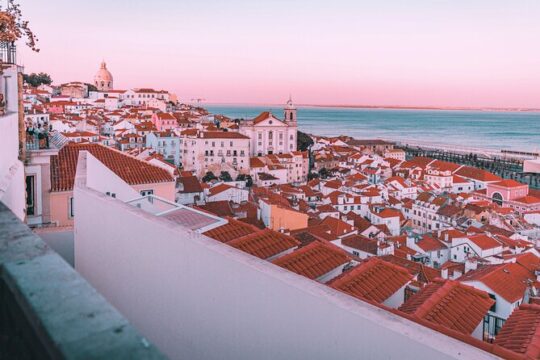 Private Walking Tour to Discover the Secrets of Alfama in Lisbon