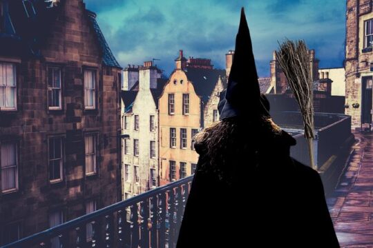 Edinburgh: Witches Old Town Walking Tour & Underground Vault