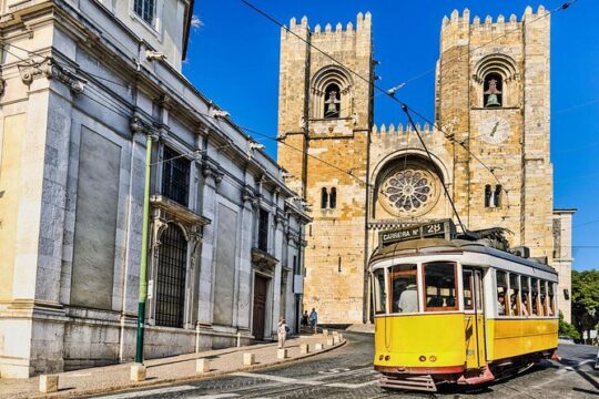 Private 2-Hour Sightseeing Tour in Lisbon