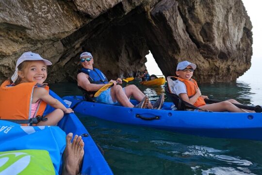 Sesimbra : Guided Kayak Tour in Arrábida Natural Park & Caves