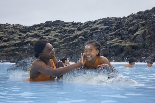 Private Roundtrip Transfer between Blue Lagoon and Keflavik Airport