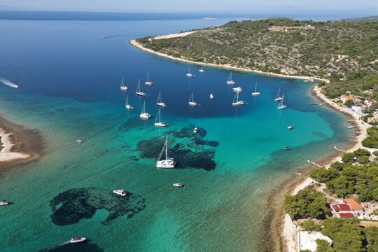 Half Day Speedboat Tour with Blue Lagoon (from Trogir)