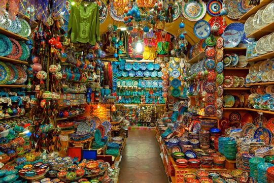 Istanbul: Shopping Tour With Licensed Guide, Transfer and Lunch