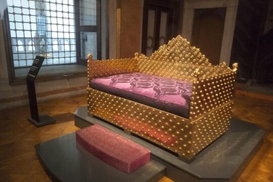 TOPKAPI PALACE-Small Group Tour with Skip the Line Tickets