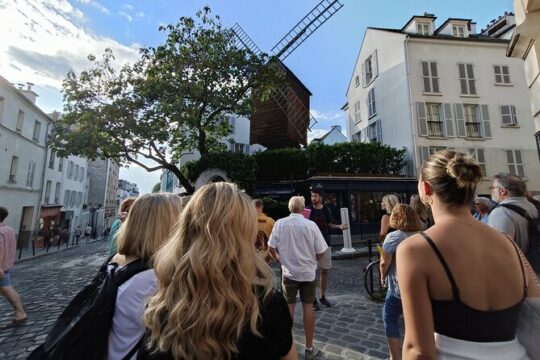 Montmartre Quarter Private Guided Tour in Paris