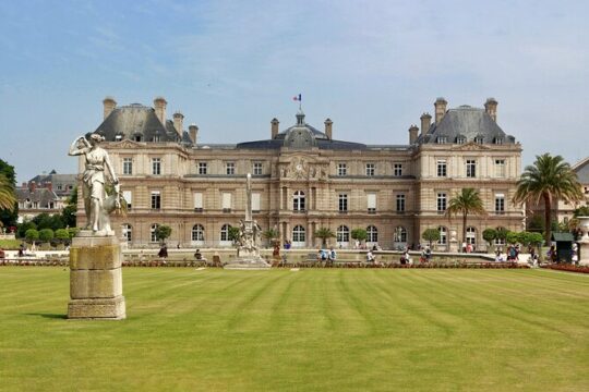 Paris Latin Quarter Private Walking Tour with an Historian