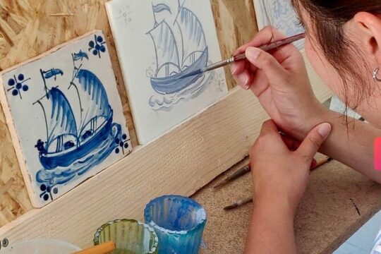 Private Tiles Painting Workshop, Wine Tasting & Sesimbra Tour