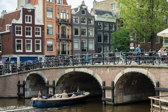 Amsterdam: Cultural Walking Tour in English or German