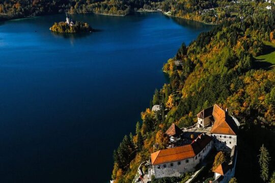 Ljubljana: Lake Bled Experience small group half-day tour