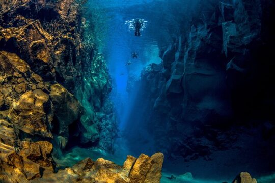 SuperSaver: Small Group Golden Circle Tour and Silfra Snorkeling