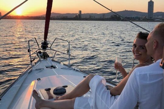 Barcelona Private Sunset Sailing with Drinks