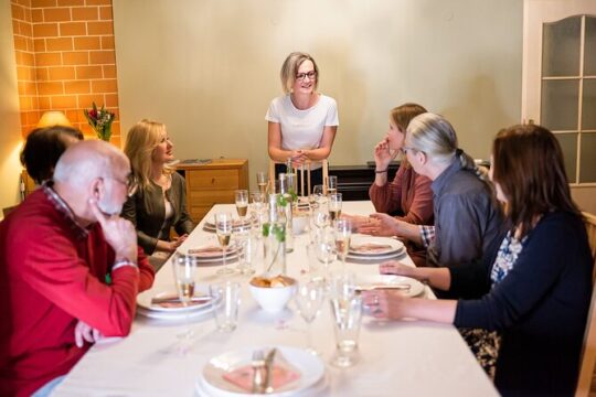 4-Hour Traditional Czech Dinner with Wine in Local Prague Home