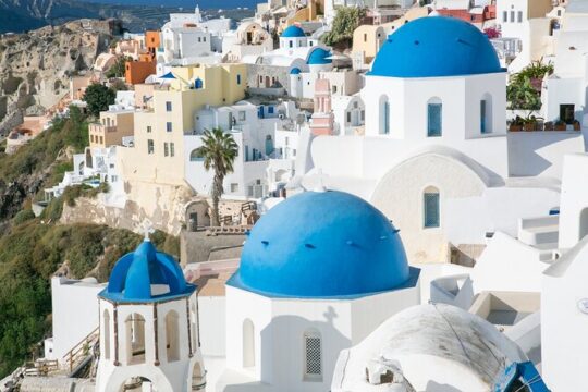 Private tour with local insight: Discover Santorini your way