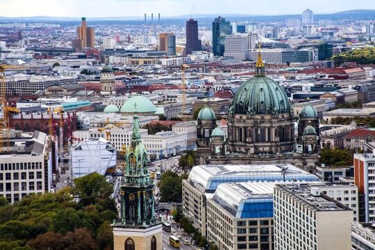 Private arrival OR departure transfer from/to airport of Berlin
