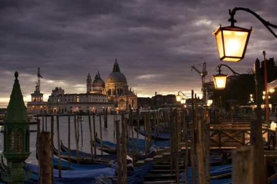 Venice: Mysterious Tales of Ghosts and Murders