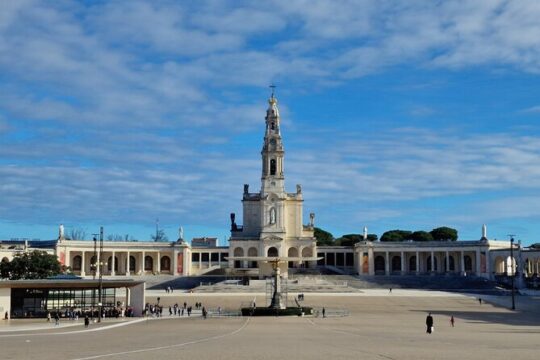 Wonderful Private Full Day Tour in Fátima, Nazaré, Óbidos