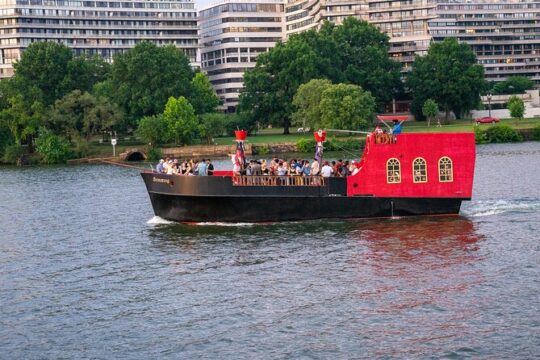 Pirate Ship Treasure Hunt Cruise along Potomac (Family-Friendly)