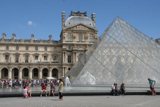 Paris Private Walking Tour with a Local Guide