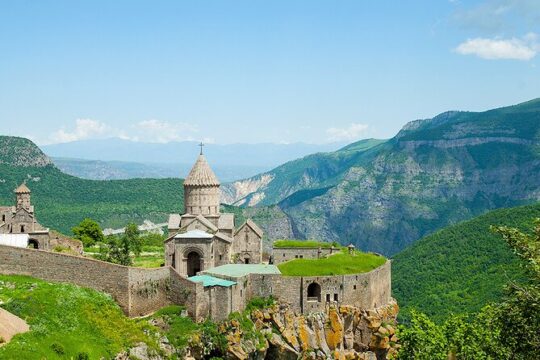 Private tour to Hin Areni winery, Tatev monastery & ropeway, Khndzoresk caves