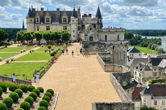 3-day Private Loire Castles Trip with 2 Wine tastings from Paris