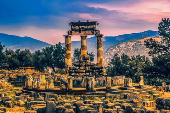 Delphi Full Tour , Hosios Loukas Monastery and Arachova Village Private Tour