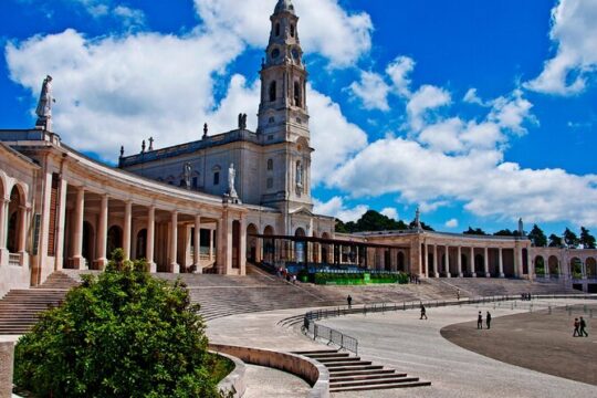 Fatima, Nazare and Obidos Private Excursion from Lisbon