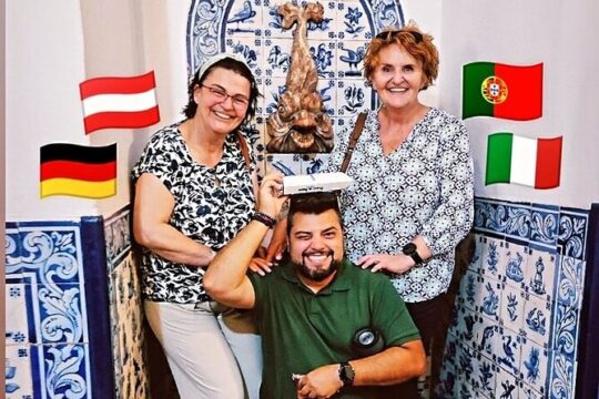 Discover Lisbon in a comfortable tuktuk for just €30/H per person.