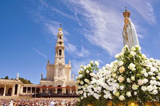 Private tour for 1 to 4 people: Fátima, Batalha, Nazaré and Óbidos