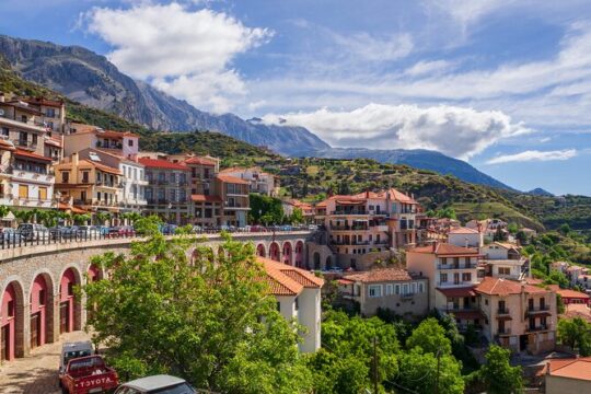Delphi & Arachova Premium Historical Tour with Expert Tour Guide on Site