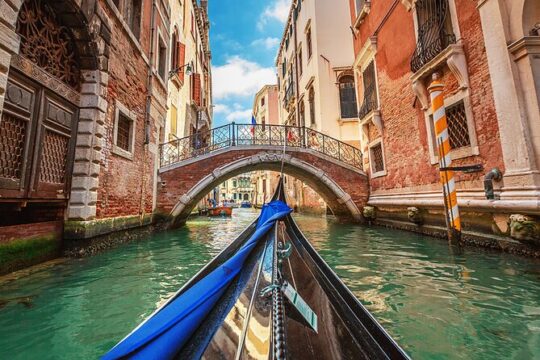 Whispers of Venice Private Gondola Experience